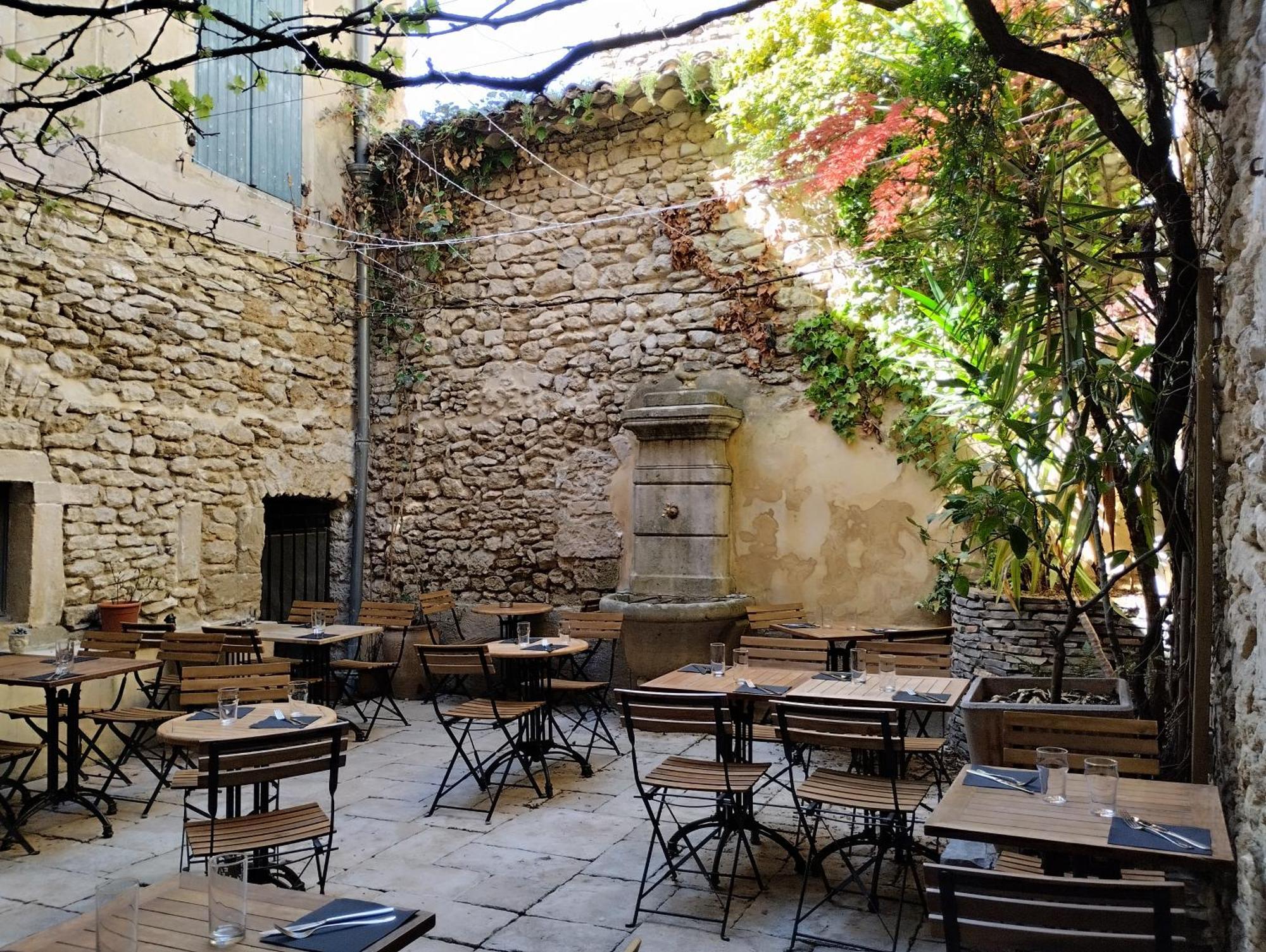 Отель Le Patio Гриньян Экстерьер фото